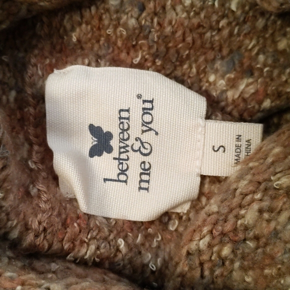 Between Me & You Cow Neck Sweater NWT - Picture 4 of 5